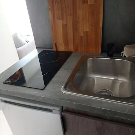 En Face De La Gare Flandres Λιλ