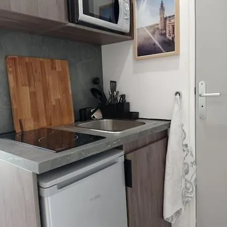 Independante En Face De La Gare Flandres Homestay
