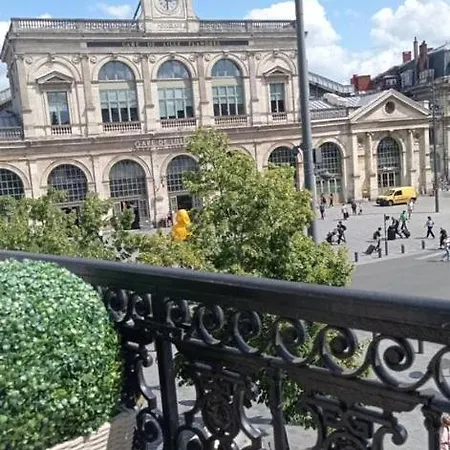 En Face De La Gare Flandres Δωμάτια σε οικογενειακή κατοικία