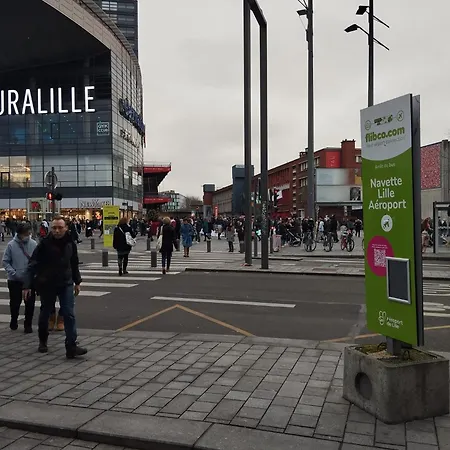منزل للإقامة En Face De La Gare Flandres ليل