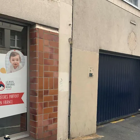 En Face De La Gare Flandres *