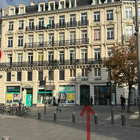 En Face De La Gare Flandres